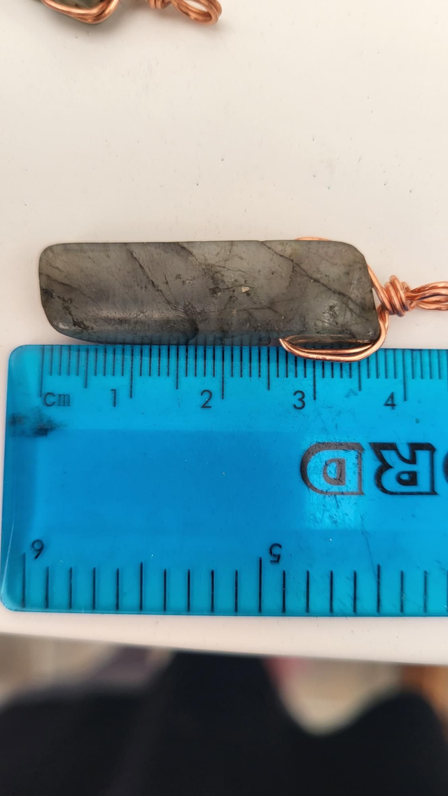 Labradorite pendant - medium