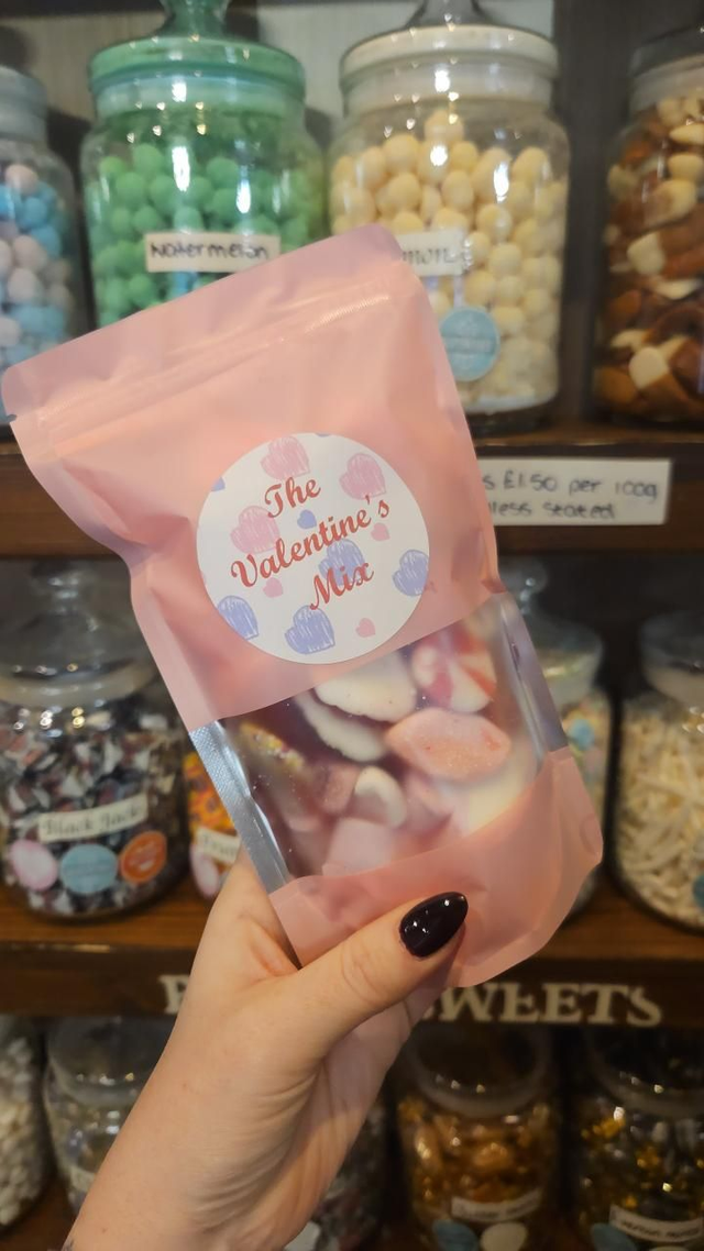 Valentines mix pouch 