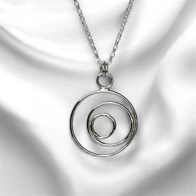 Circles pendant