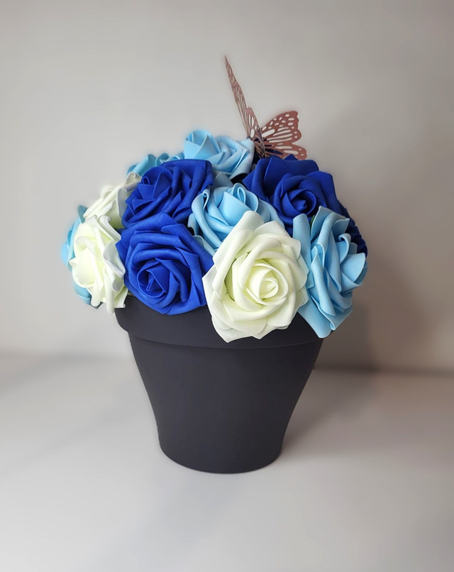 Mon pot de roses aux trois couleurs bleu (taille moyenne)