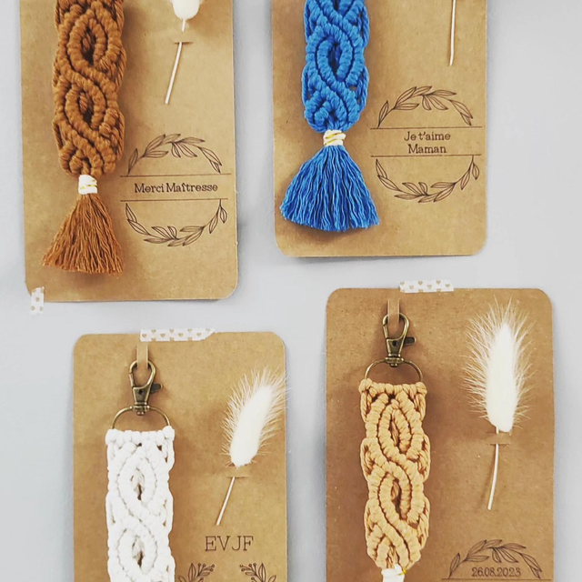 Porte clé macramé caramel (option : carton personnalisable)