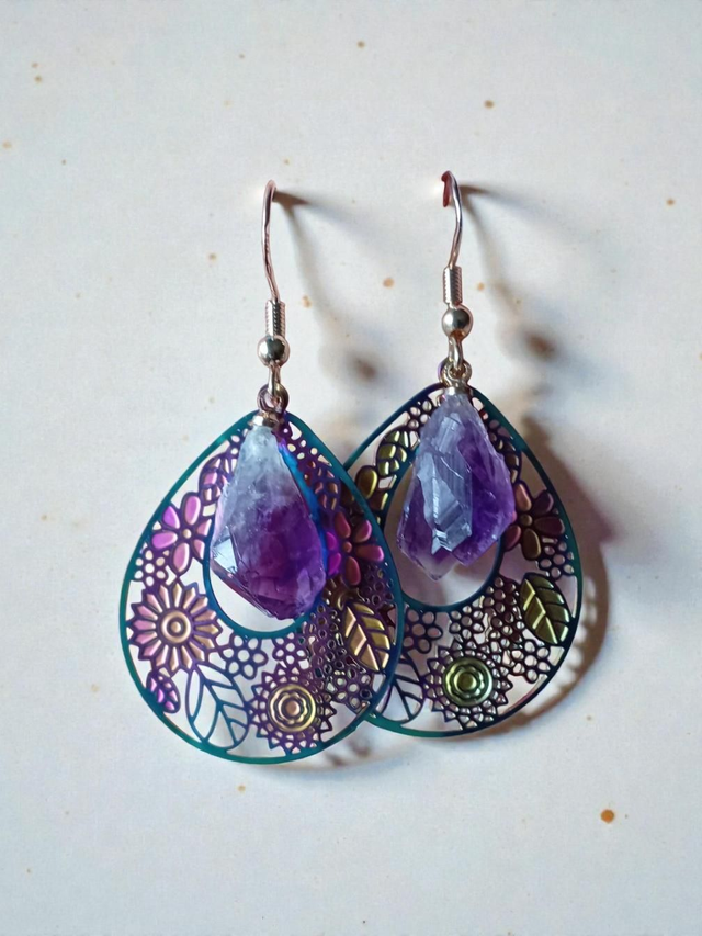 Amethyst droplet gold earrings 