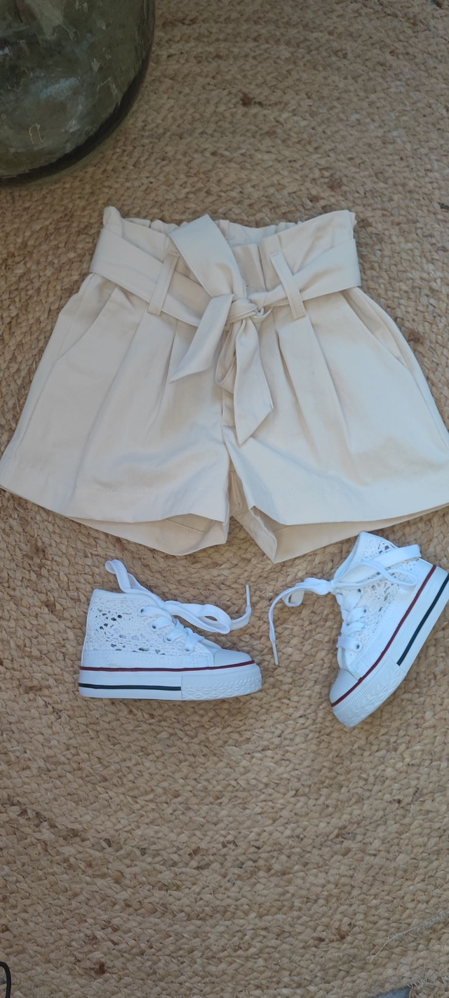Short beige