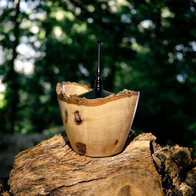 live edge finial pot