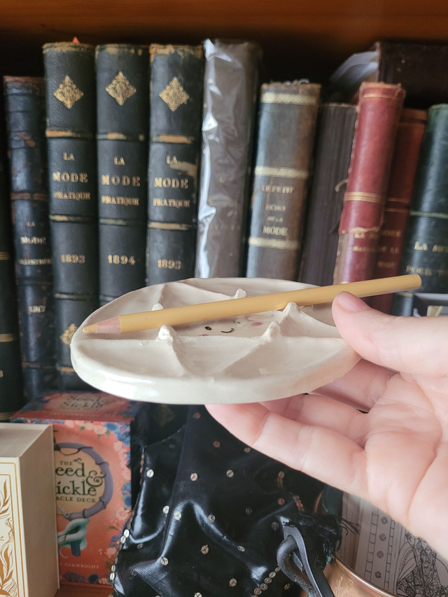 Palette en céramique, petit pentacle souriant