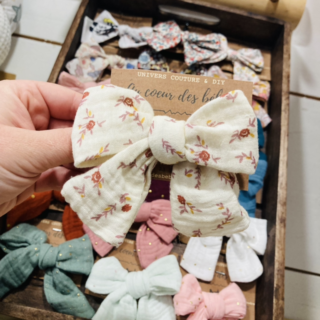 Ruban Noeud barrette double gaze fleuries