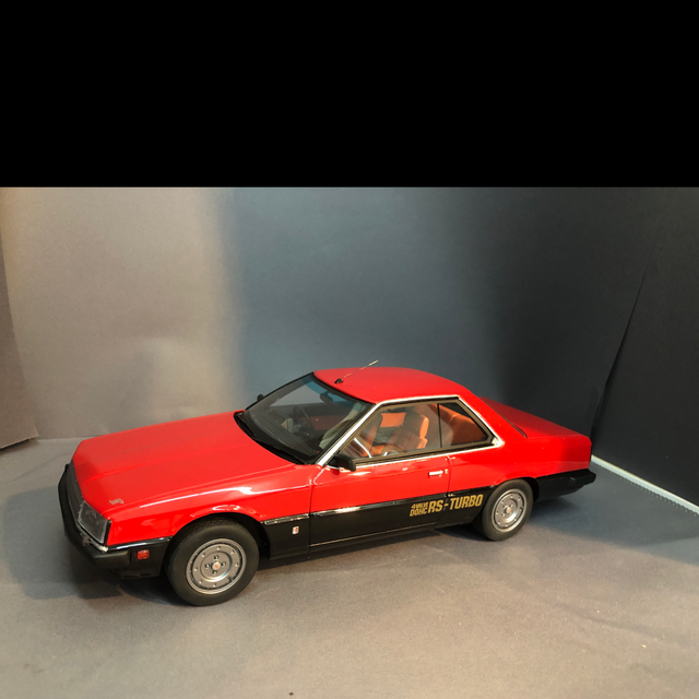 Nissan Skyline 2000 Turbo RS rot  SAMURAI 1/18 