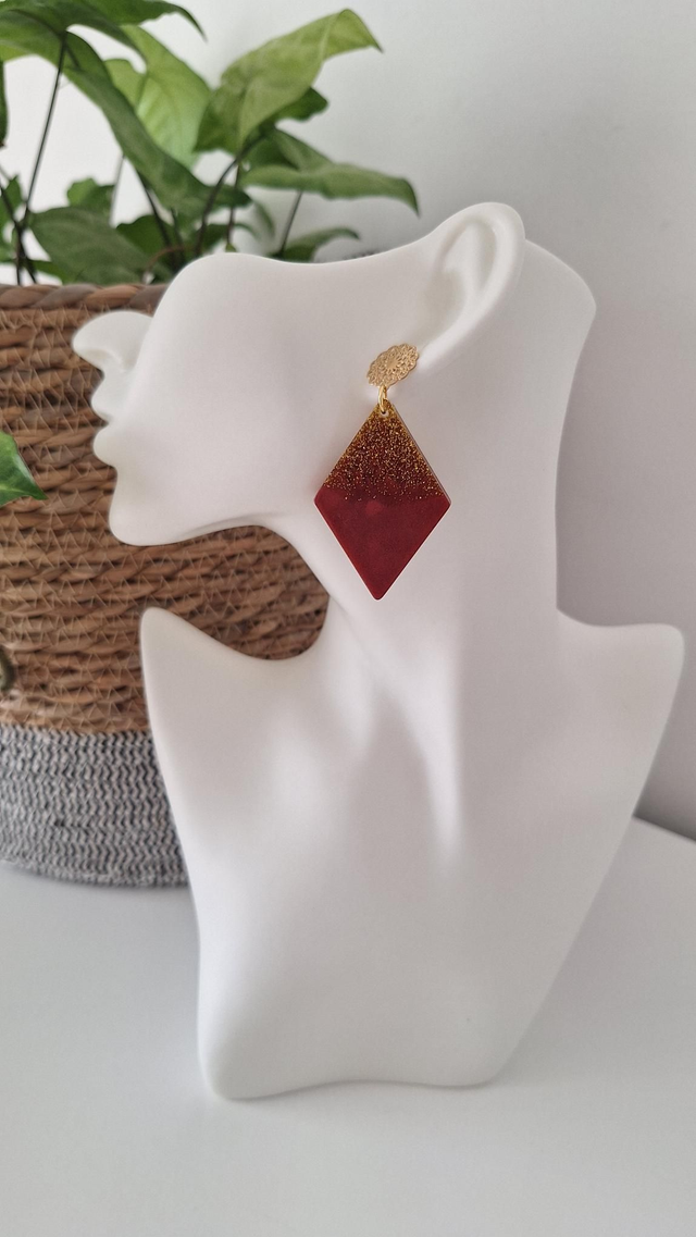 Boucles d'oreilles losanges bordeaux/paillettes dorées 