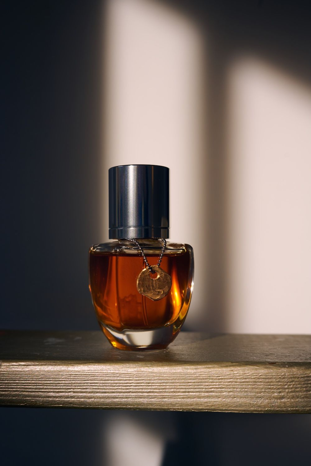 ARC - extrait de parfum 30 ml - with pink grapefruit, jasmin, magnolia, vetiver & labdanum