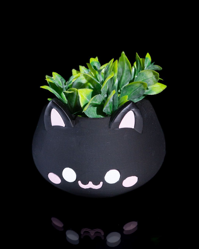Petit pot de fleur chat