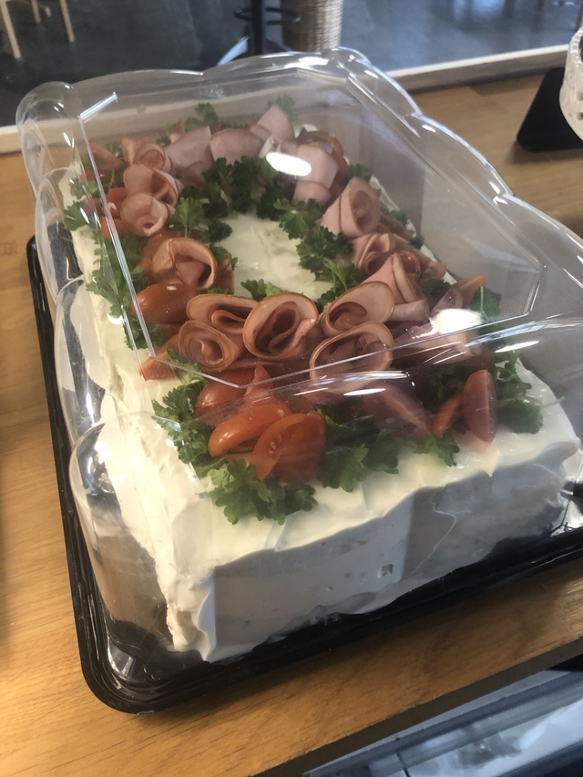 Voileipäkakku 25 hlö