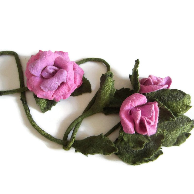 Collana infeltrita lana merino rosa rosa lilla spilla feltro Collana fatto a mano regali unici