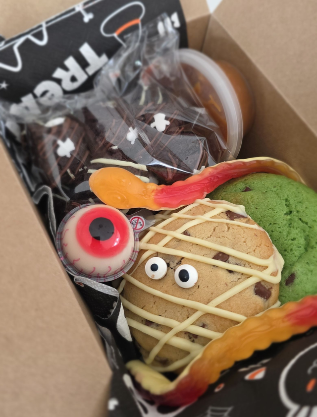 Halloween treat box (small)