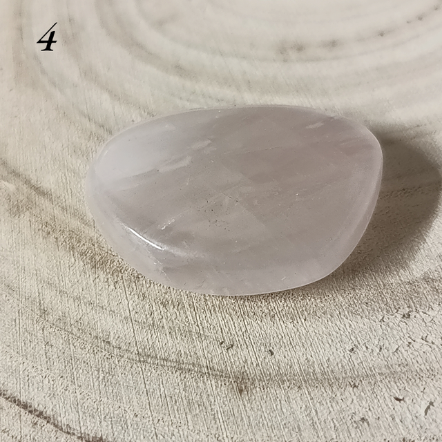 Quartz Rose / Pierre Plate Polie / Qualité AA / Forme N° 4