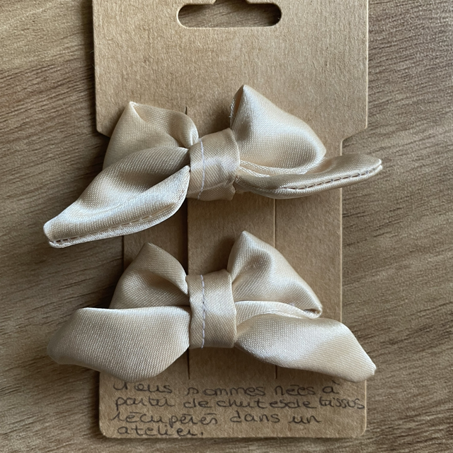 Barrette Éléonore satin beige 