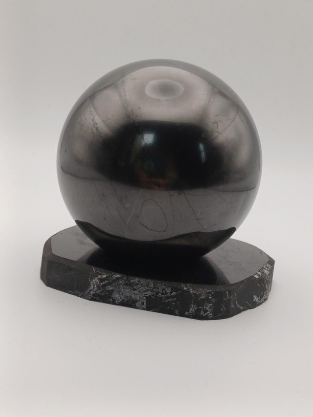 Sphère shungite 7cm socle