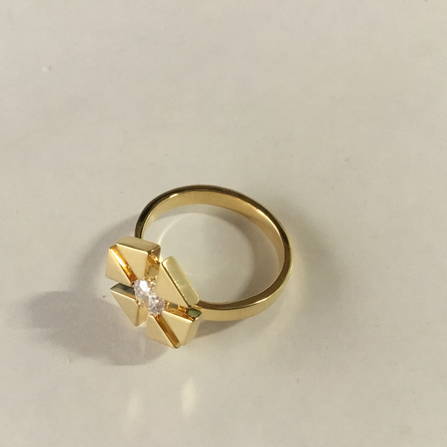 Rugiada ring