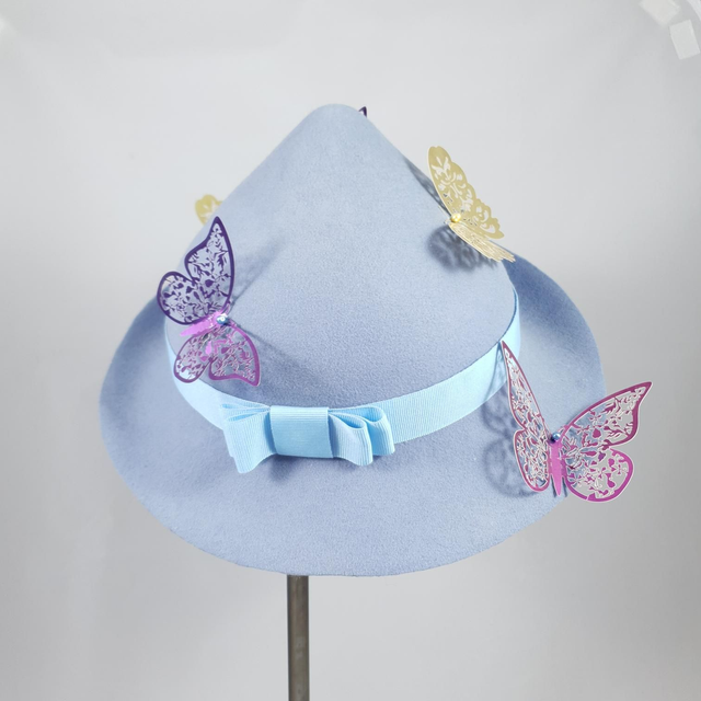 Chapeau Flower bleu ciel à papillons