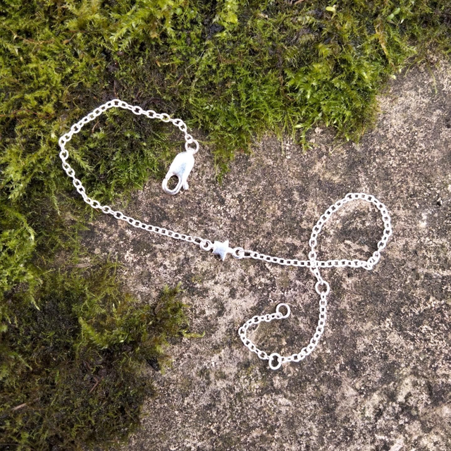 Tiny Star Bracelet