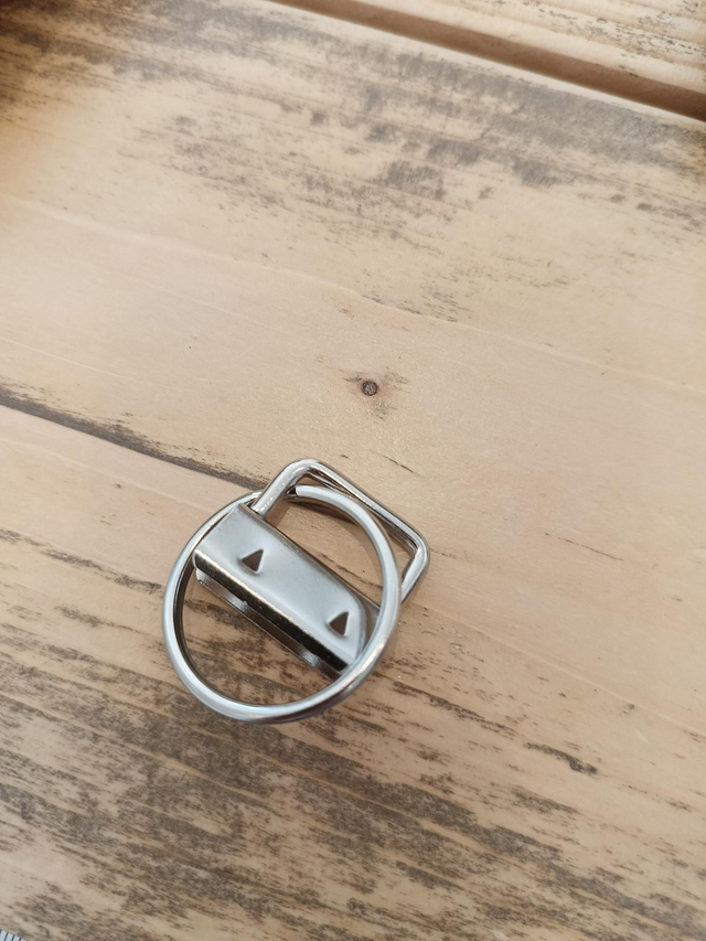 Opry: Klem met sleutelring