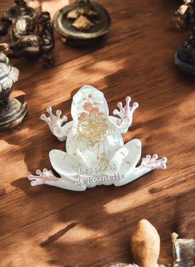 Grenouille décorative en résine