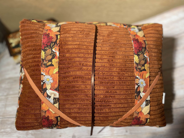 Coussin de lecture écureuil