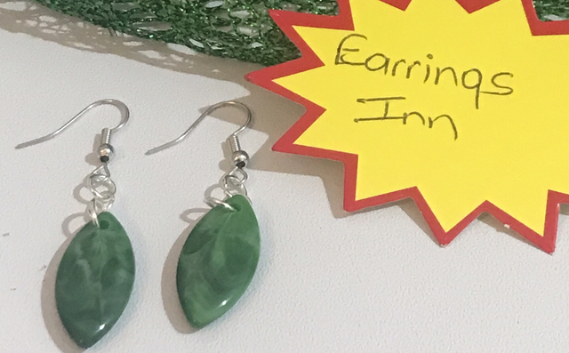Green Dangling Earrings - GDE99