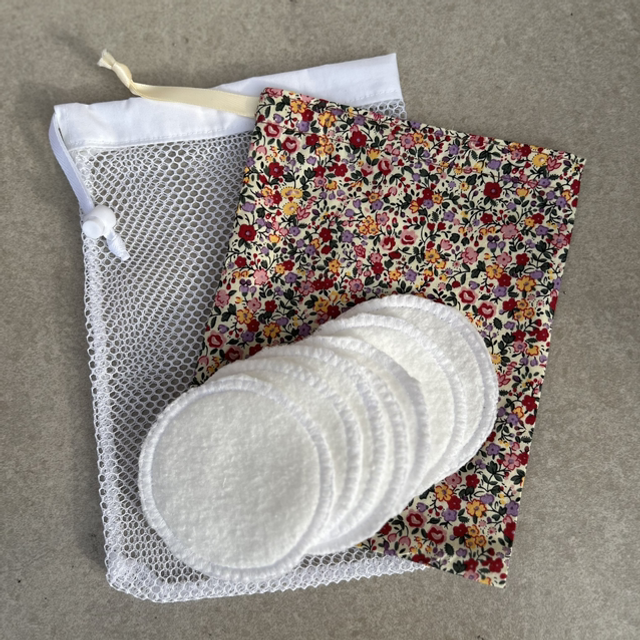 Reusable face wipes with storage and washbags