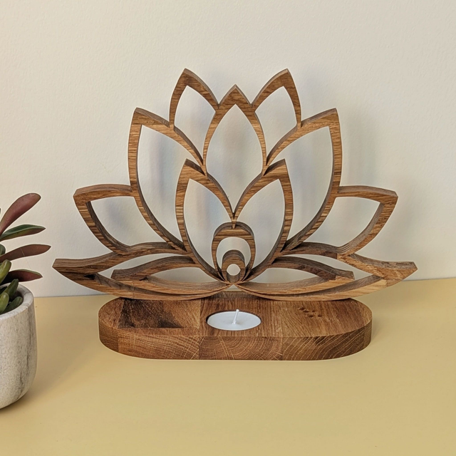 Fleur de lotus en chêne