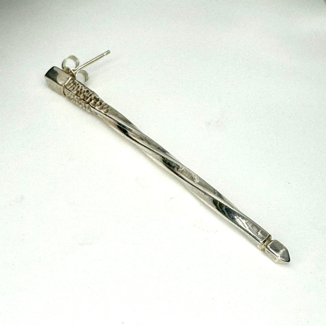 Twist skewer earring
