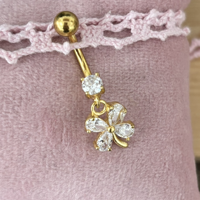 Piercing nombril Flavie