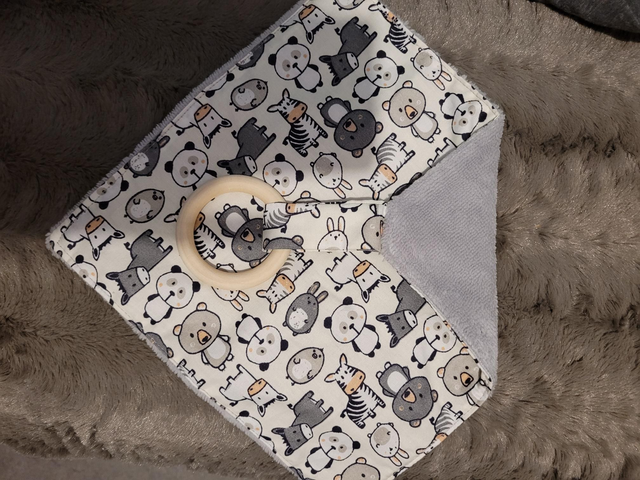 Doudou Coton Et Éponge De Bambou Motifs Animaux  Avec Anneau De Dentition En Bois Naturel 