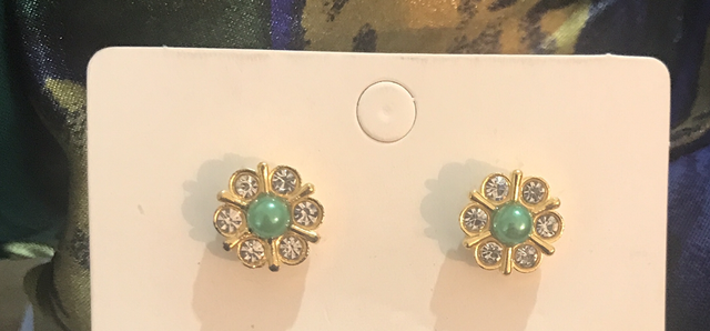 Green Pearl Stone Stud Earrings - STU99