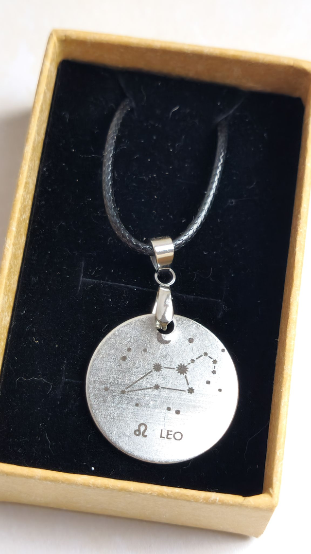 Collier constellation lion