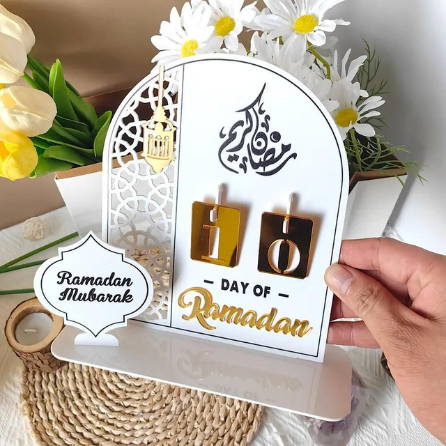 Ramadan Countdown Calendar - Curved White