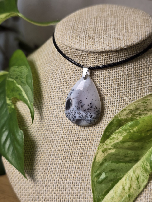 Agate Dendritique AA, pierre naturelle sans cerclage