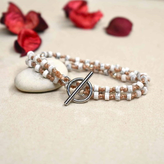 Bracelet fin 3 tours en howlite