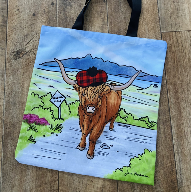 Highland cow bonnet tote bag