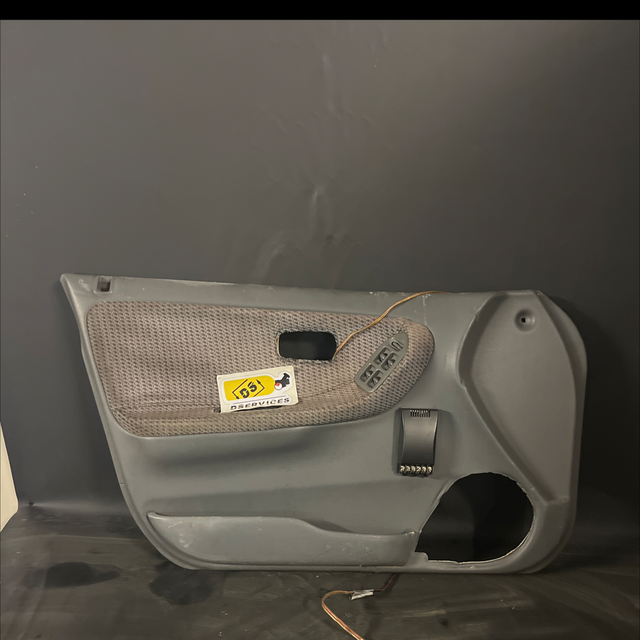 Panneaux avant gauche EH9