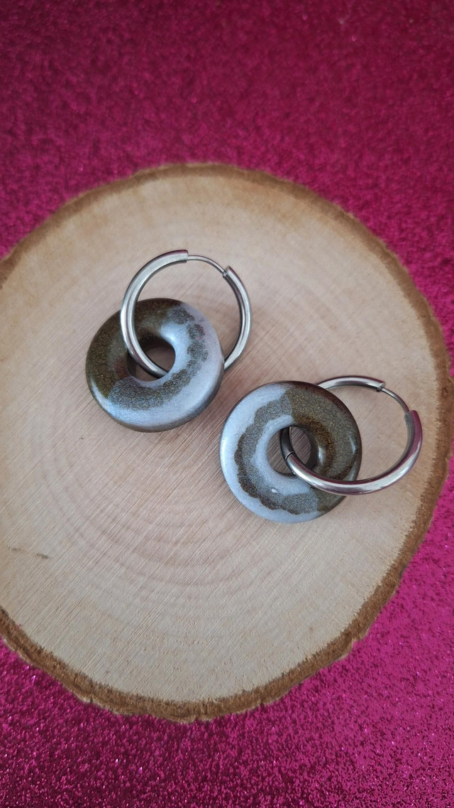 Créoles argentées donuts blanc et kaki