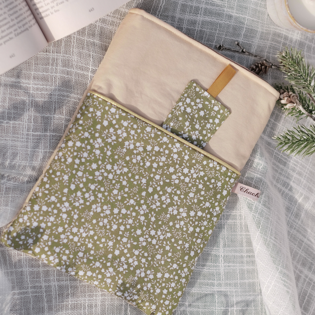 Pochette à livre &amp; signet