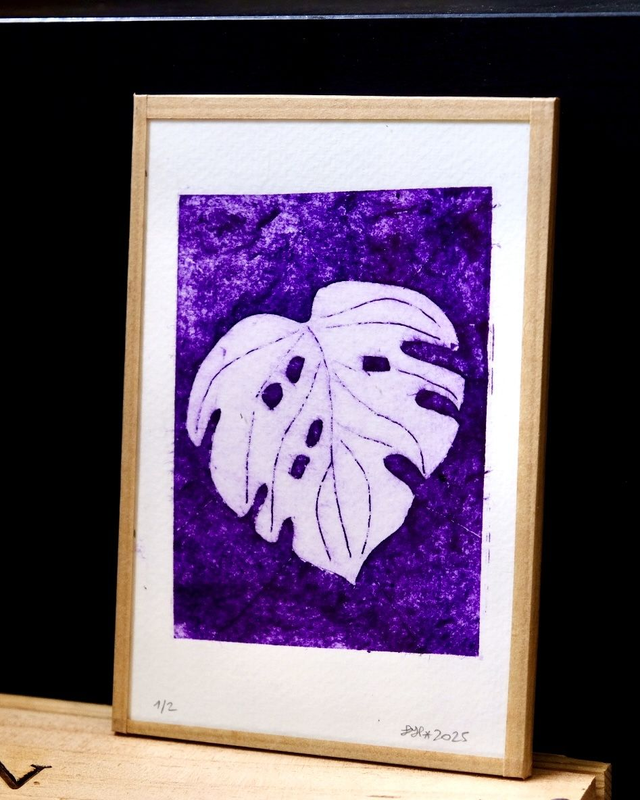 Monstera solo - petite estampe 10x15 violet