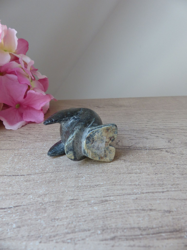 Figurine miniature Pingouin en stéatite, sculpture pingouin en pierre art inuit, collection pingouin manchot petit animaux en pierre vintage