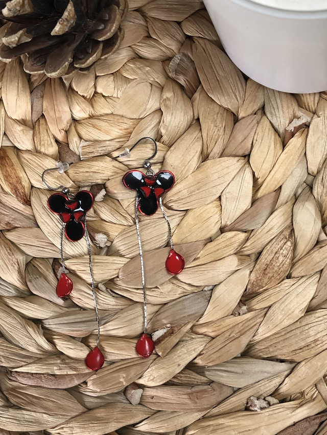Boucles d'oreilles Passion  - fleur rouge et noire faite main