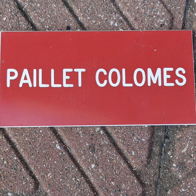 plaque en plastique à message