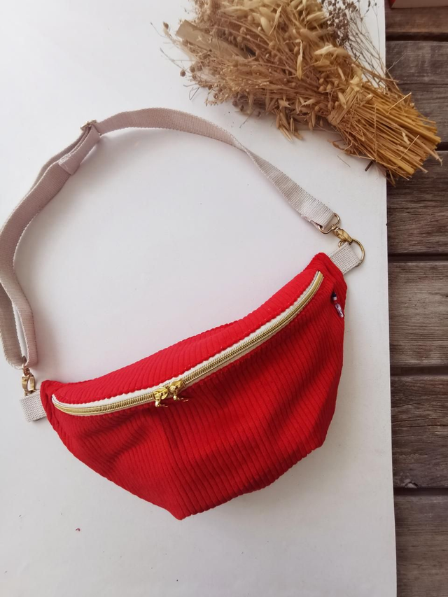 Banane LOUISE velour rouge 