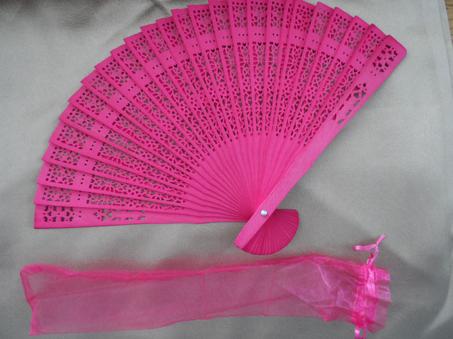 Eventail pliant rose