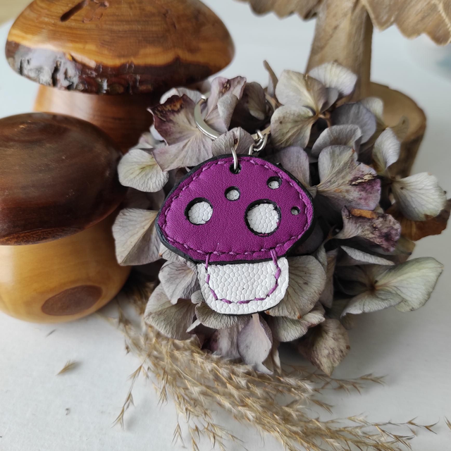 Porte clés champignon en cuir 