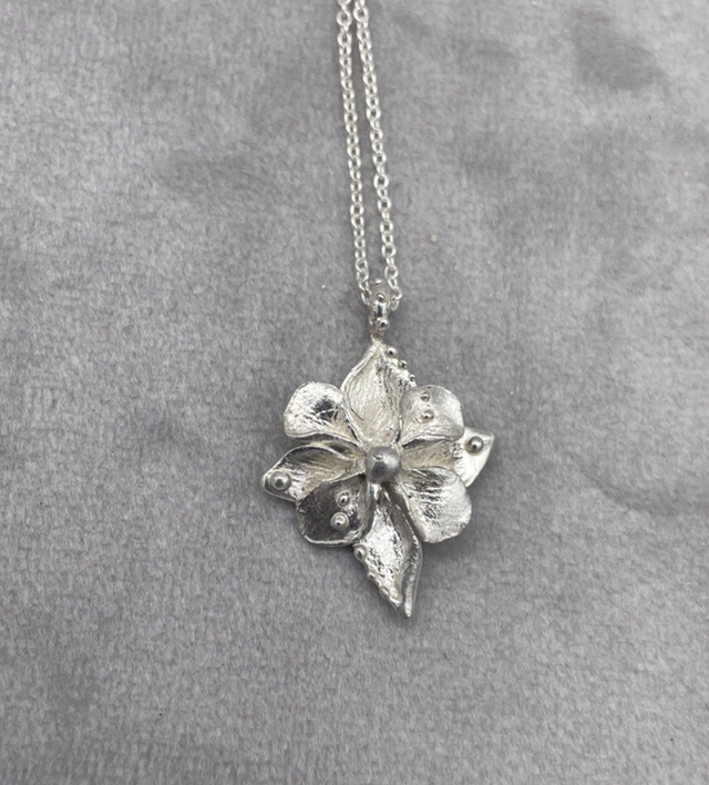 Flower Necklace ll 