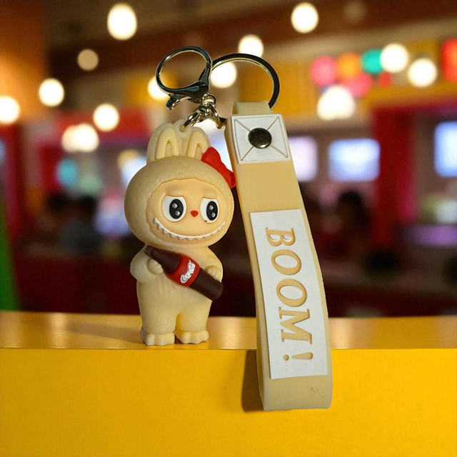 0637 - Labubu - lichtgeel - Coca Cola